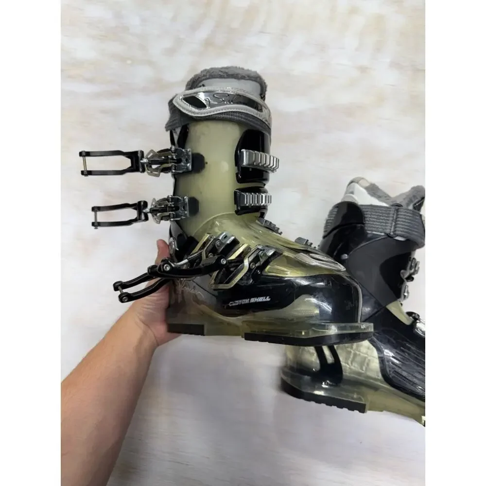 Salomon Women's Black and Olive Winter Ski Boots Size 23